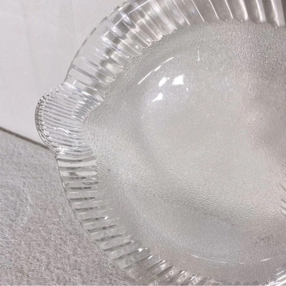Vintage Clear & Frosted Glass Fish Plate Platter - Picture 10 of 11